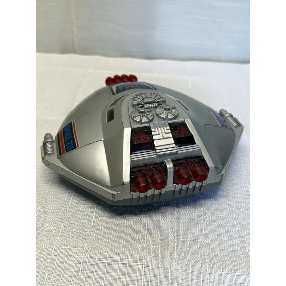 Vintage 1996 Soma Space 211 Bump & Go Battery Operated Spaceship UFO Not Tested